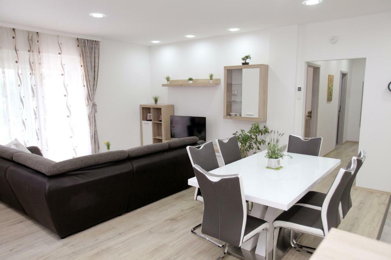 Apartments Viki Τρογκίρ Εξωτερικό φωτογραφία