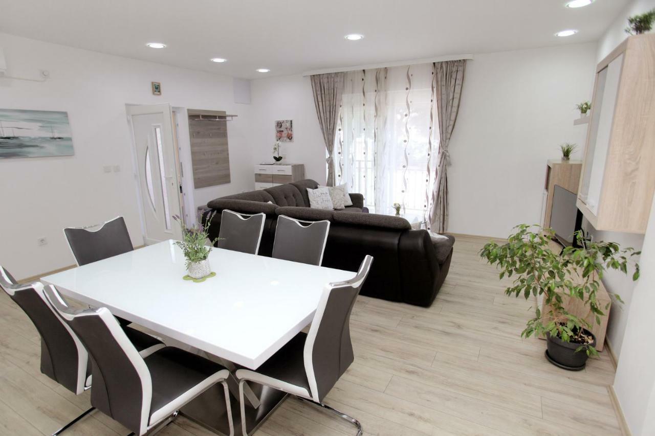 Apartments Viki Τρογκίρ Εξωτερικό φωτογραφία